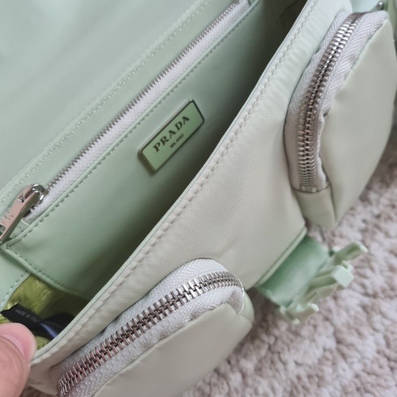 PRADA - Picture 5 of 7